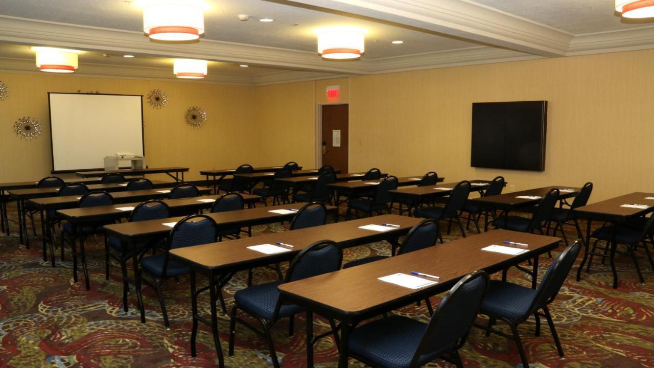 Holiday Inn Express Hotel & Suites Saginaw By Ihg Exterior foto