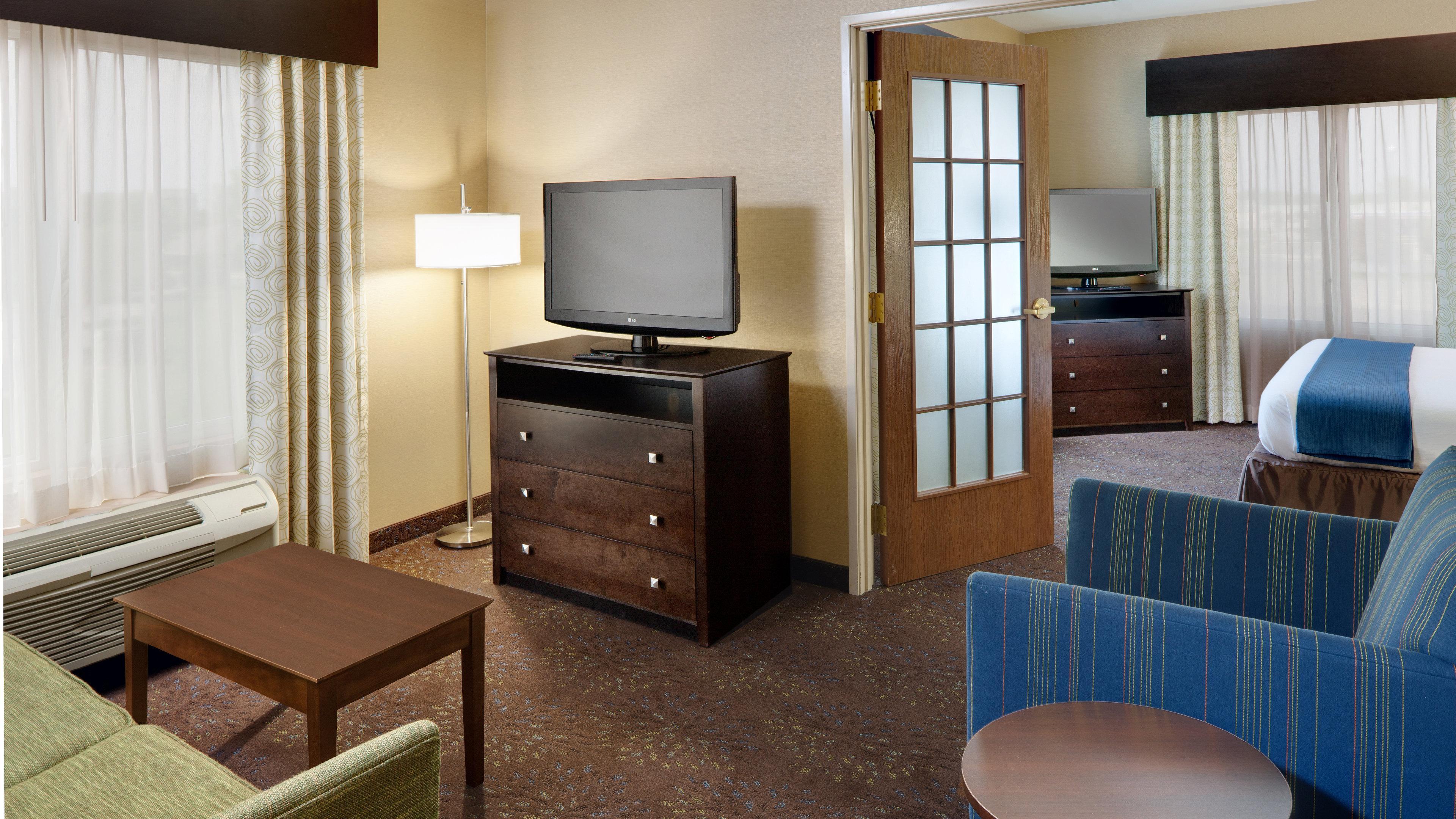 Holiday Inn Express Hotel & Suites Saginaw By Ihg Exterior foto