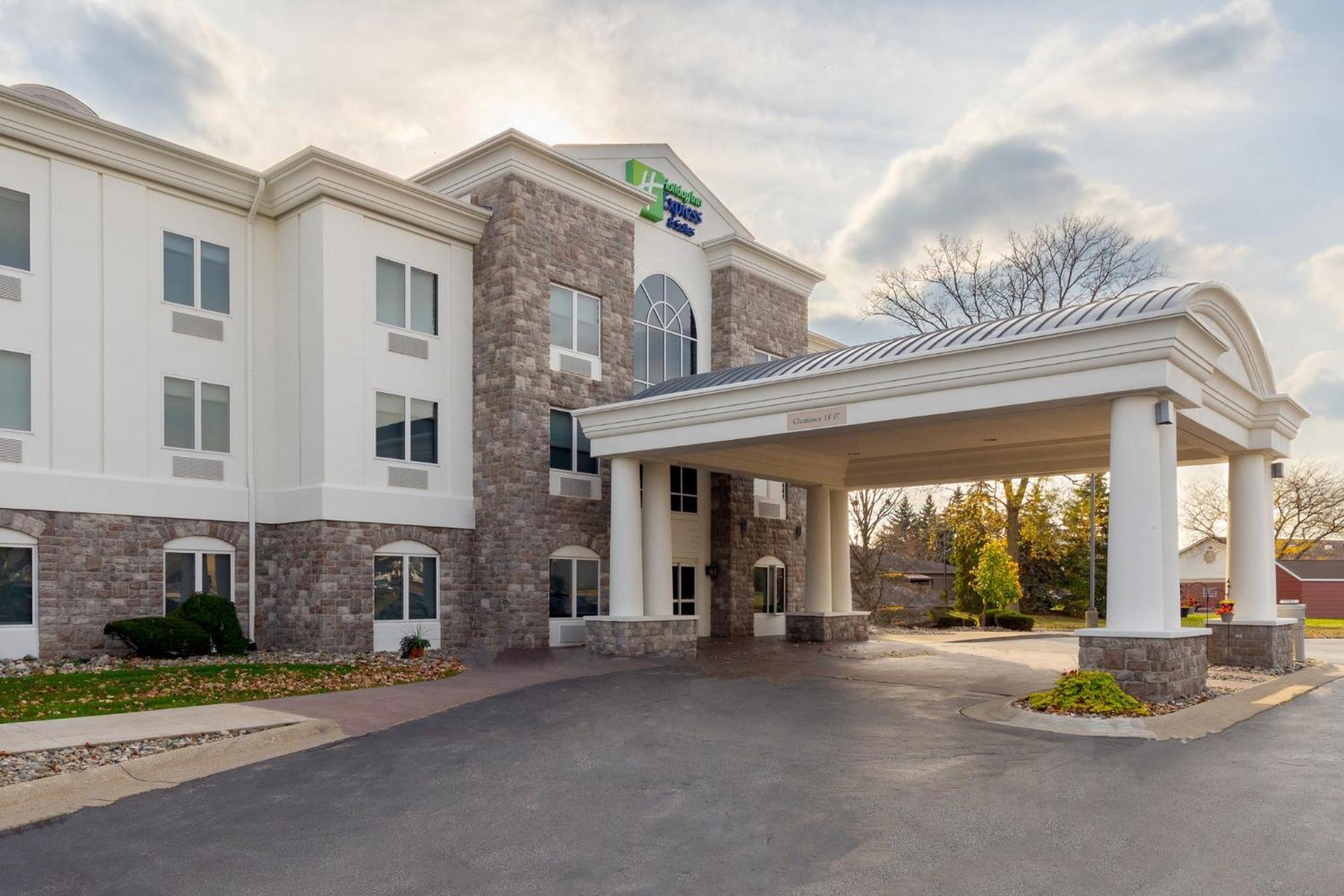 Holiday Inn Express Hotel & Suites Saginaw By Ihg Exterior foto